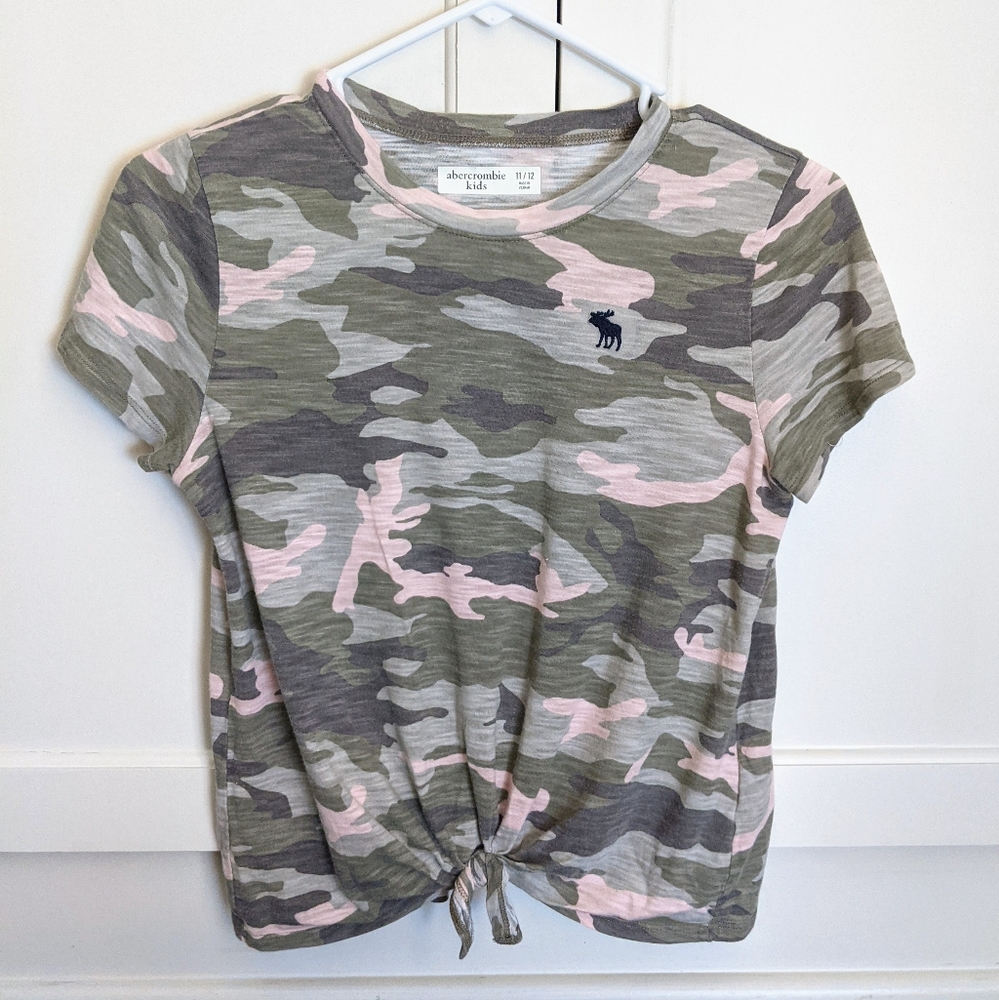 Lot of 3 girls tshirts